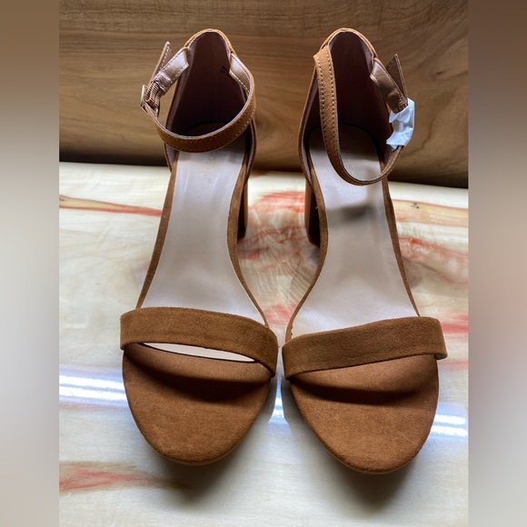 Bamboo Faux Suede Low Chunky Heel - Picture 2 of 10